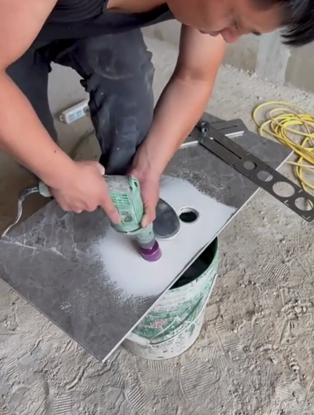 瓷砖打错孔(瓷砖打错孔修补能用多久)